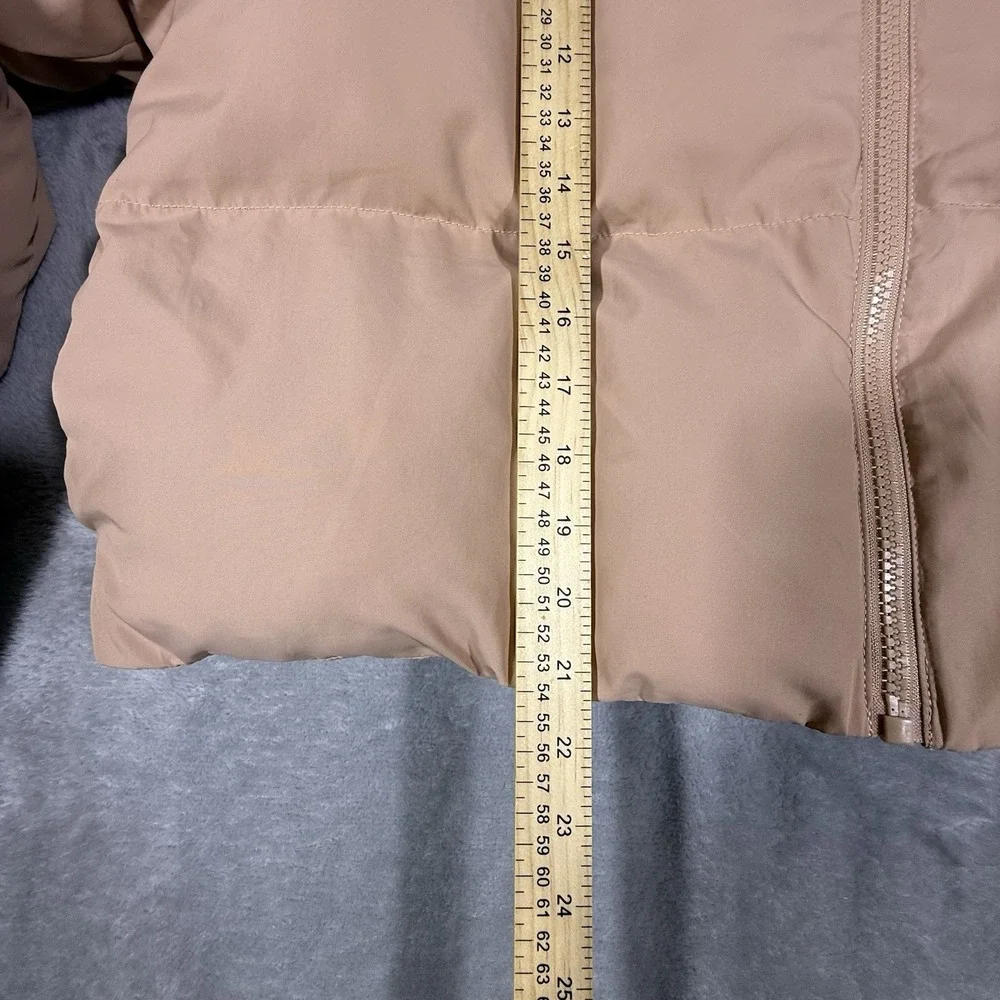 FABLETICS Wander Cropped Puffer‎ Women's Size MED Peachy Pink
